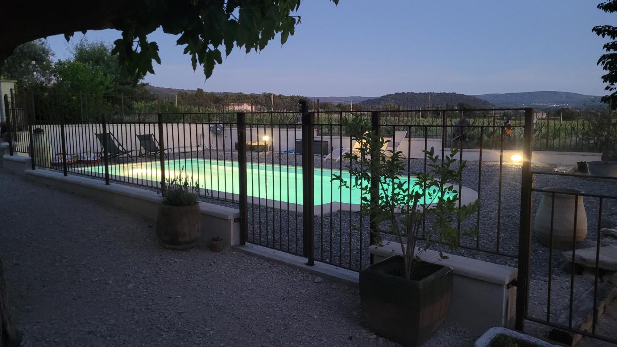 La Genestiere Au Milieu Des Vignes, Piscine Partagee